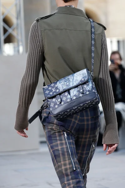 Look 63
